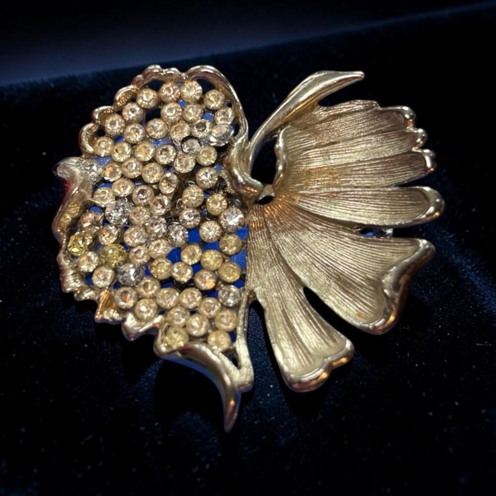 BSK Rhinestone Fan Brooch Gold Tone Champagne Sparkle Cocktail Glam Pin Repaired